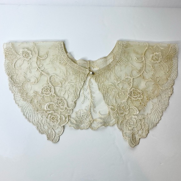 Vintage Chantilly Lace Collar - Picture 5 of 8